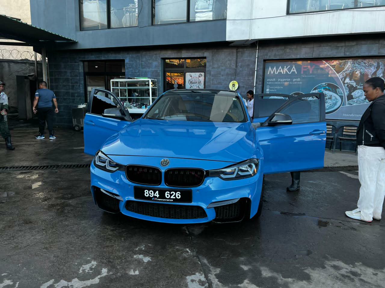 BMW F30 RIX Drive - trois quart avant